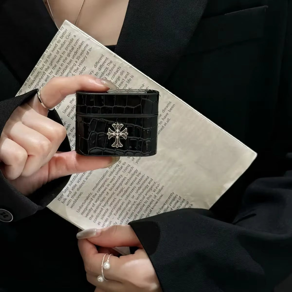 High-End Busines Sle Crocodile Pattern Leather Cross Heart Case for Airpod Air1/2 Airpod Pro1 2 3 4 Headphone Case with Keychain